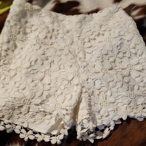 Elegant White Lace Women's Shorts